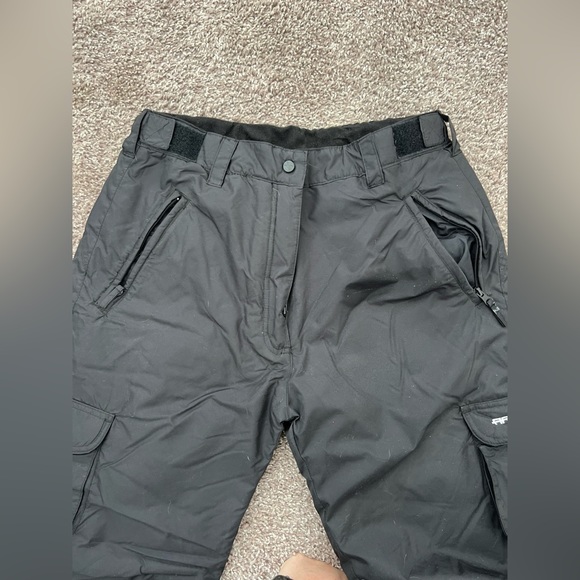 Arctix Women’s Snow Sports Insulated Cargo Pants(Standard Black) - Picture 6 of 11